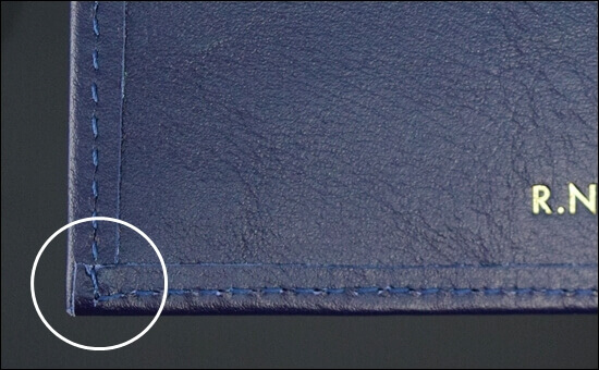JOGGOの二つ折り財布の内装の雑な縫製